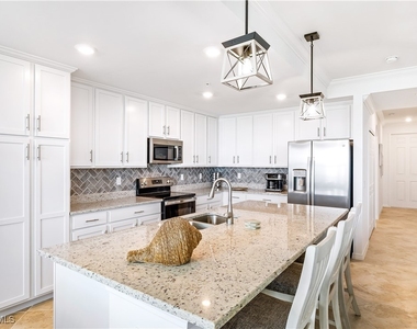 43040 Greenway Boulevard - Photo Thumbnail 6