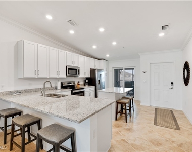 16000 Grassland Lane - Photo Thumbnail 4