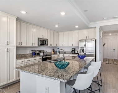 43010 Greenway Boulevard - Photo Thumbnail 7