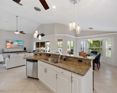 8468 Indian Wells Way - Photo Thumbnail 13