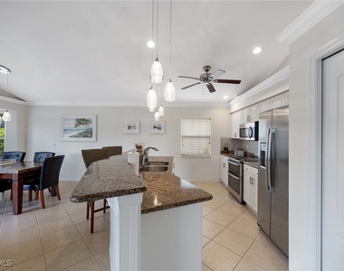 8468 Indian Wells Way - Photo Thumbnail 11