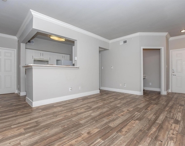 19100 N Glenwest Drive - Photo Thumbnail 10