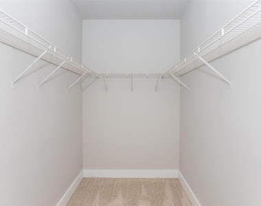 19100 N Glenwest Drive - Photo Thumbnail 16