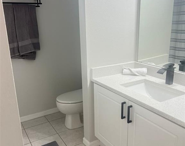 8837 Grand Palms Circle - Photo Thumbnail 7