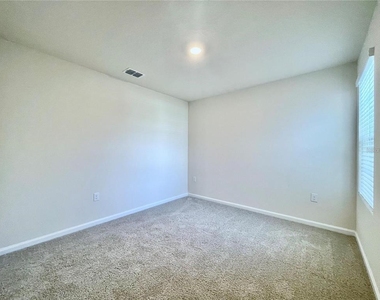 199 Redbud Road - Photo Thumbnail 11
