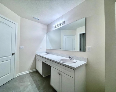 199 Redbud Road - Photo Thumbnail 18