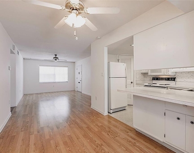 4158 Tamiami Trail - Photo Thumbnail 11