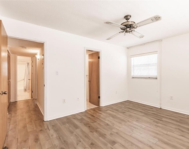 4158 Tamiami Trail - Photo Thumbnail 13