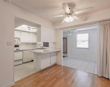 4158 Tamiami Trail - Photo Thumbnail 5