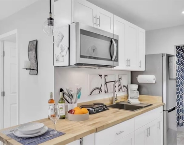 1317 Cocoanut Street - Photo Thumbnail 32