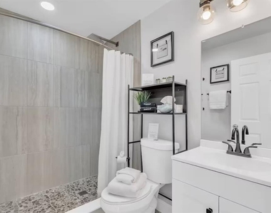 1317 Cocoanut Street - Photo Thumbnail 27