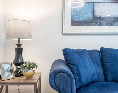 1317 Cocoanut Street - Photo Thumbnail 26