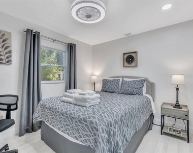 1317 Cocoanut Street - Photo Thumbnail 11