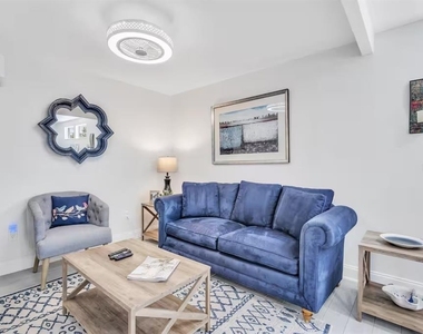 1317 Cocoanut Street - Photo Thumbnail 17