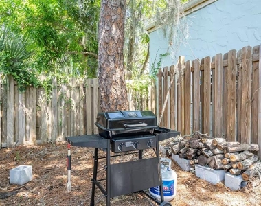 1317 Cocoanut Street - Photo Thumbnail 24