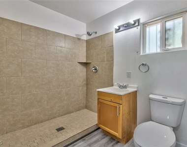 339 N 10th Street - Photo Thumbnail 11