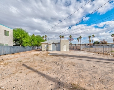 339 N 10th Street - Photo Thumbnail 3