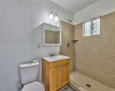 339 N 10th Street - Photo Thumbnail 4