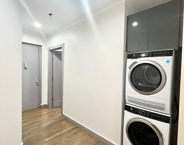 700 West 175th Street - Photo Thumbnail 3
