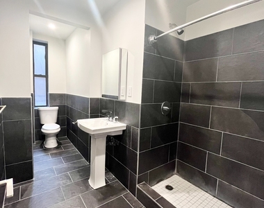 700 West 175th Street - Photo Thumbnail 4