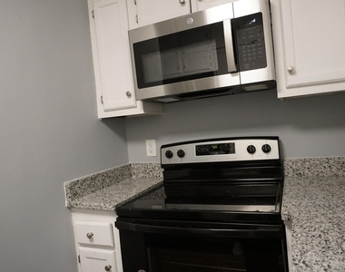 5489 S Park Place - Photo Thumbnail 11