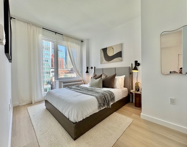 150 Lawrence Street - Photo Thumbnail 2