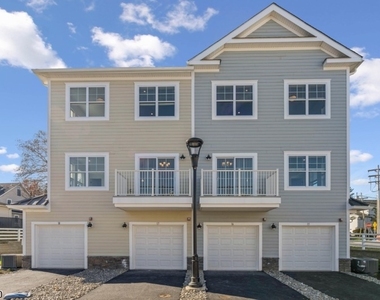19 Parker Lane - Photo Thumbnail 14