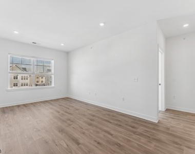 19 Parker Lane - Photo Thumbnail 5