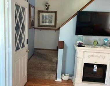 102 Brown Avenue - Photo Thumbnail 3
