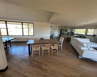 5400 Ridgeline Drive - Photo Thumbnail 6