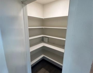 5400 Ridgeline Drive - Photo Thumbnail 9