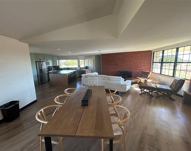 5400 Ridgeline Drive - Photo Thumbnail 3