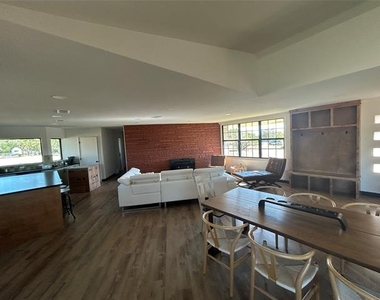 5400 Ridgeline Drive - Photo Thumbnail 5