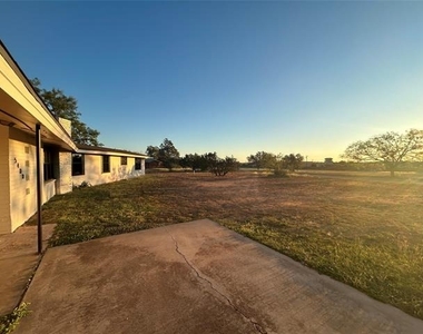 5400 Ridgeline Drive - Photo Thumbnail 30