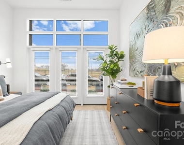 704 W Tremont Avenue - Photo Thumbnail 15