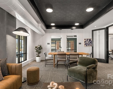 704 W Tremont Avenue - Photo Thumbnail 6