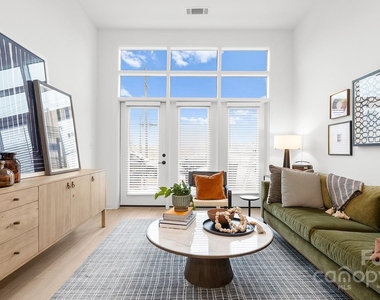 704 W Tremont Avenue - Photo Thumbnail 25