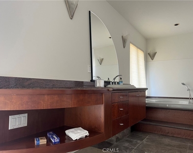 1569 Skyline - Photo Thumbnail 19