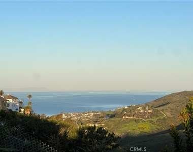 1569 Skyline - Photo Thumbnail 1