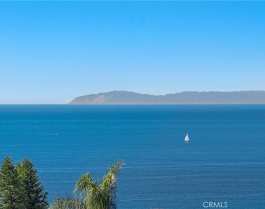 875 Coast View Drive - Photo Thumbnail 6