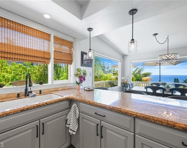 875 Coast View Drive - Photo Thumbnail 11