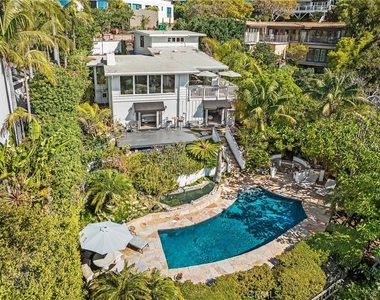 875 Coast View Drive - Photo Thumbnail 3