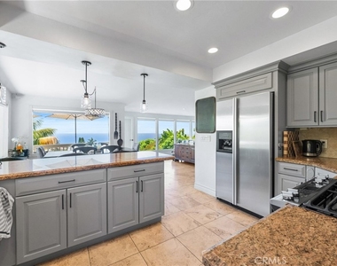 875 Coast View Drive - Photo Thumbnail 5
