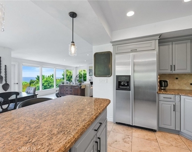 875 Coast View Drive - Photo Thumbnail 10