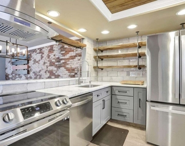 7800 Nw 18th Street - Photo Thumbnail 3