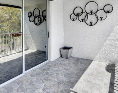 7800 Nw 18th Street - Photo Thumbnail 1