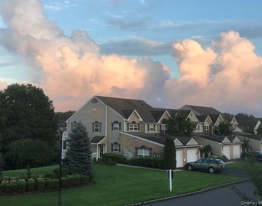 37 Village Green Drive - Photo Thumbnail 12