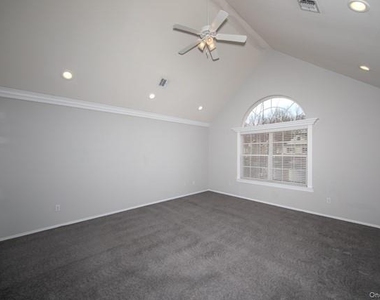 37 Village Green Drive - Photo Thumbnail 8