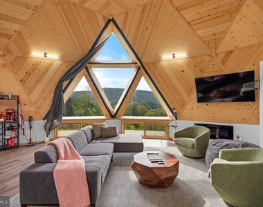 331 Pomeroy Road - Photo Thumbnail 3