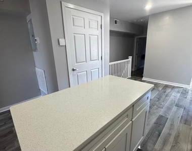 1429 N Hollywood Street - Photo Thumbnail 5